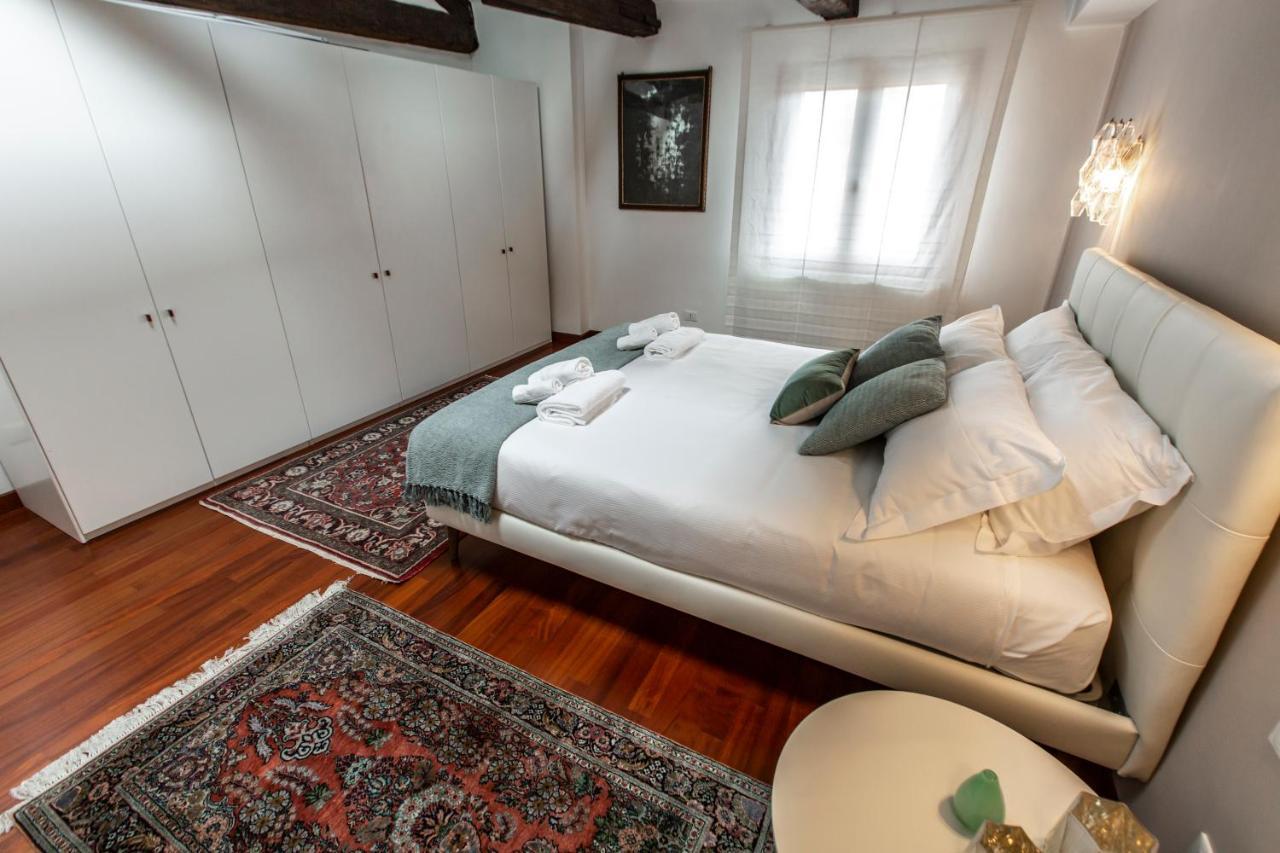 San Pantalon Luxury Penthouse R&r Appartement Venetië